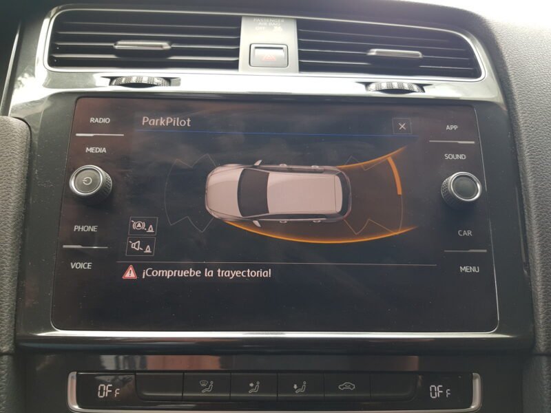 VOLKSWAGEN Golf Business