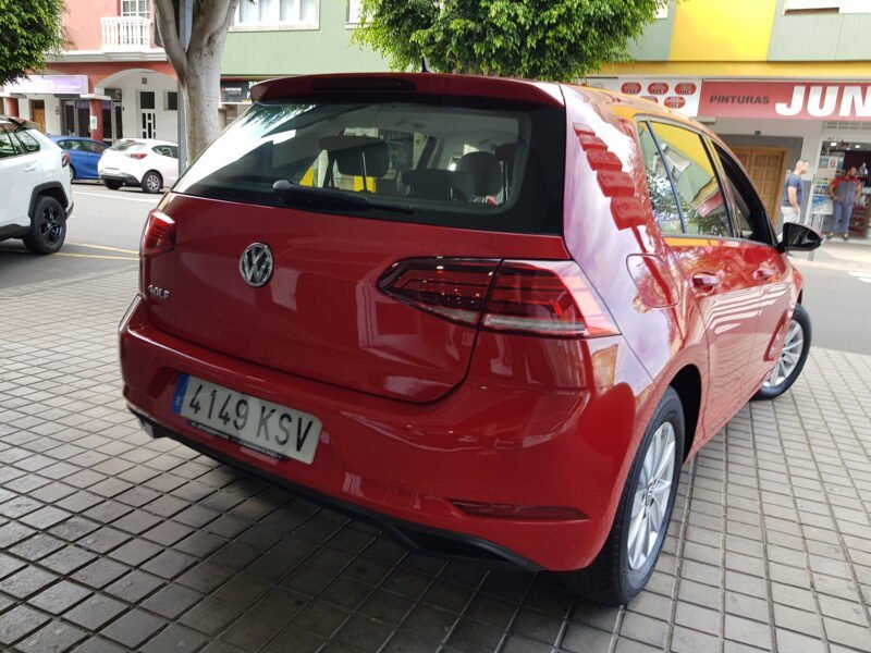 VOLKSWAGEN Golf Business
