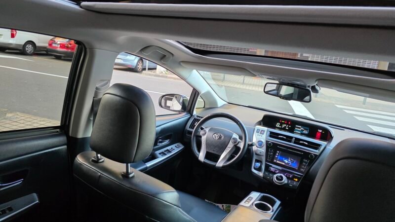 TOYOTA prius+ executive