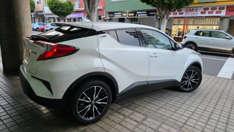 TOYOTA C-HR avance pack plus
