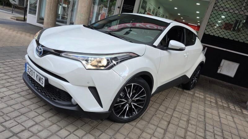 TOYOTA C-HR avance pack plus