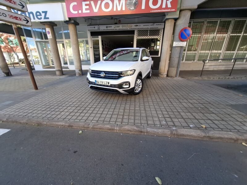 VOLKSWAGEN T-CROSS advance